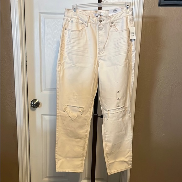 Vintage Cream Relaxed Fit Jeans with Knee Distressing - Picture 1 of 6